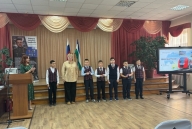 торжественная церемония поднятия государственных флагов